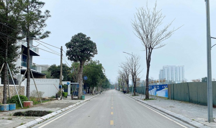 BÁN GẤP LÔ ĐẤT GÓC ĐẸP DUY NHẤT ĐƯỜNG THANH NIÊN, CÁCH BIỂN SẦM SƠN 300M, SỔ ĐỎ TRAO TAY, ĐẦU TƯ LÀ THẮNG